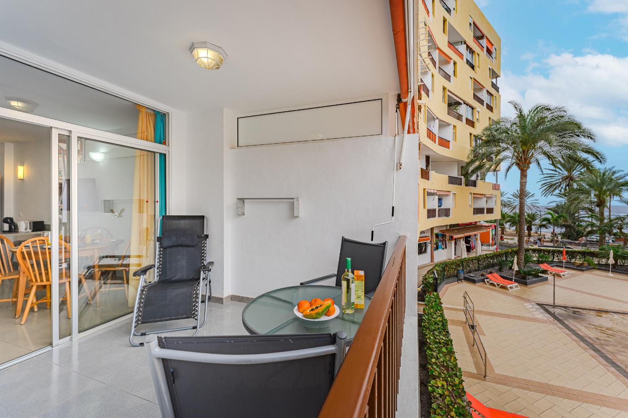 Just 2Min To Beach Loscristianos Apartment Los Cristianos  Exterior photo