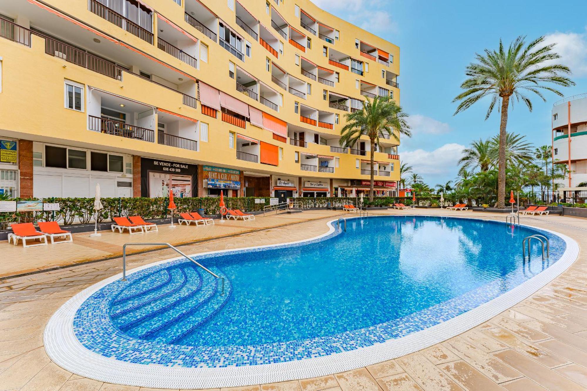 Just 2Min To Beach Loscristianos Apartment Los Cristianos  Exterior photo